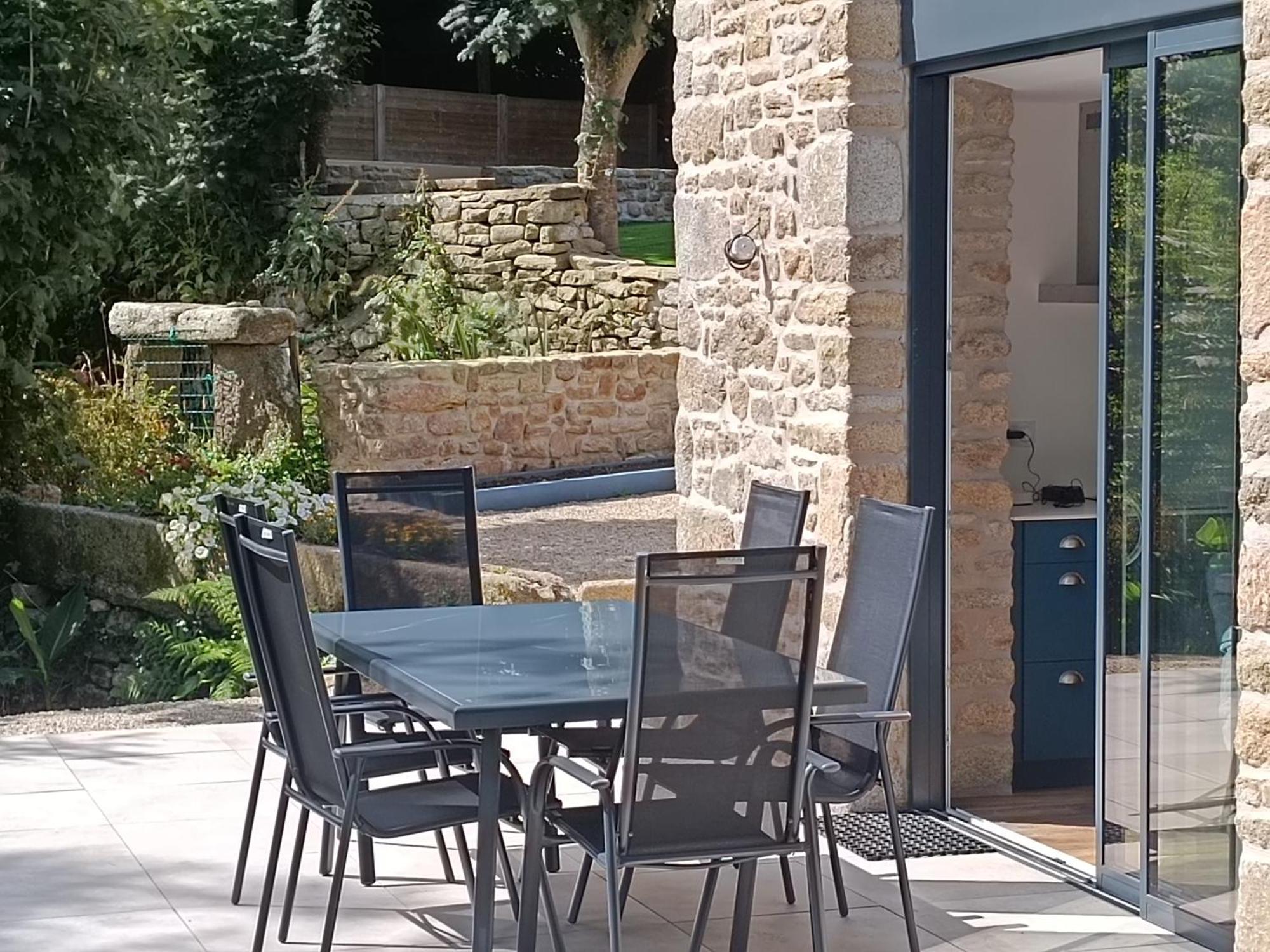 Le Petit Moulin De Kerloroc Villa Ploudalmezeau Exterior photo